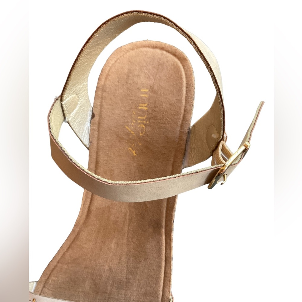 EUC Annie Leather Sandals Size 9.5. - Picture 4 of 10